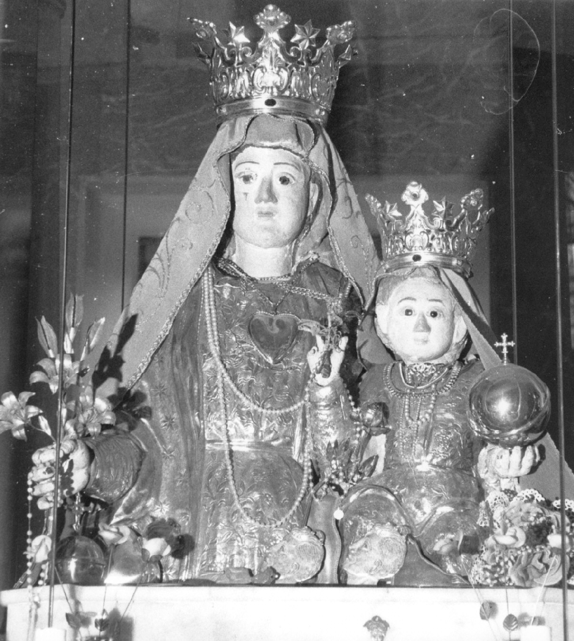 Madonna del Pettoruto, Madonna con Bambino (statua, opera isolata) - bottega Italia meridionale (fine/inizio secc. XIV/ XV)