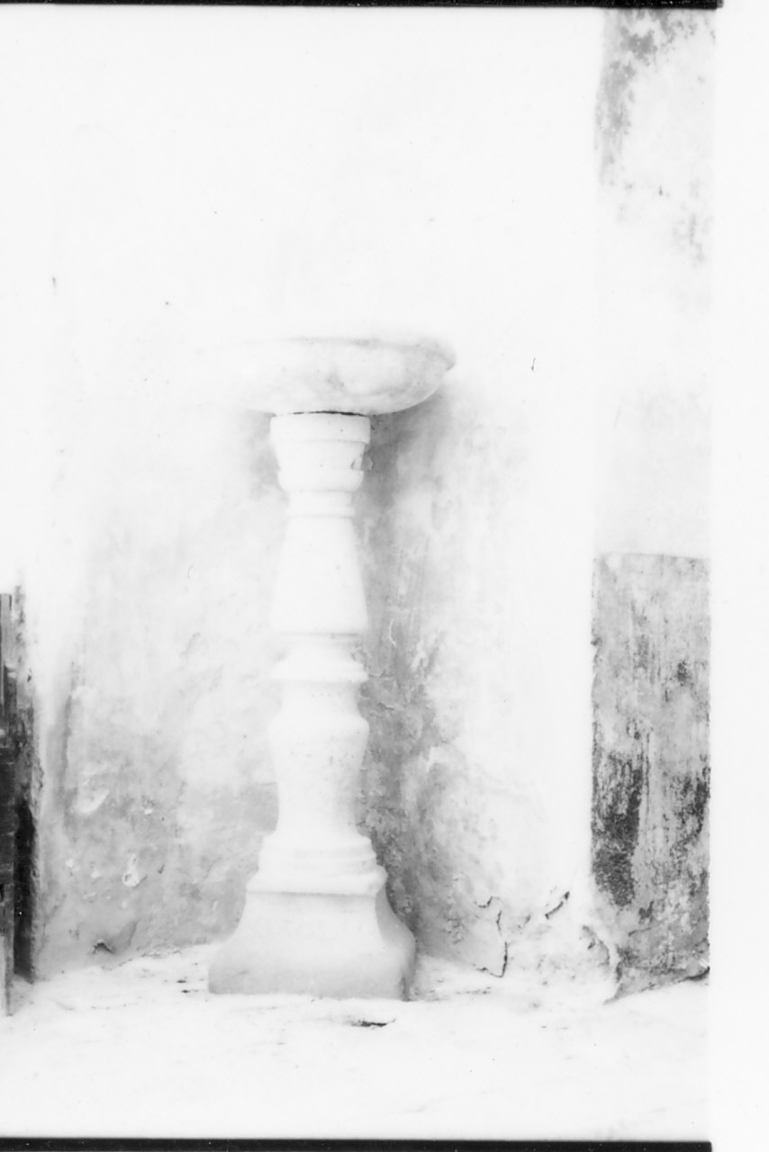 acquasantiera - bottega calabrese (sec. XVII)