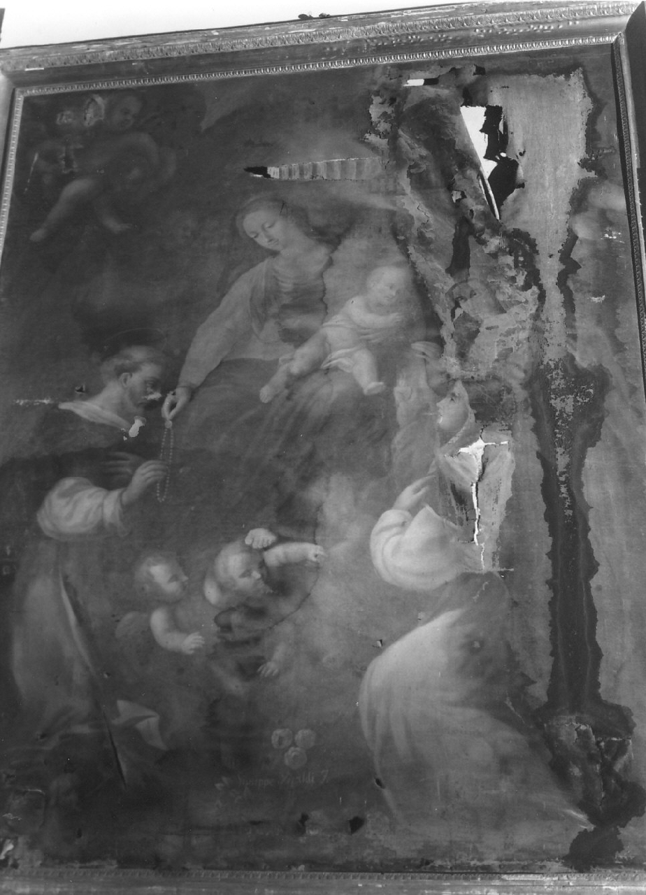 Madonna del Rosario con San Domenico e Santa Caterina da Siena (dipinto, opera isolata) di Virarli Giuseppe (sec. XVII)