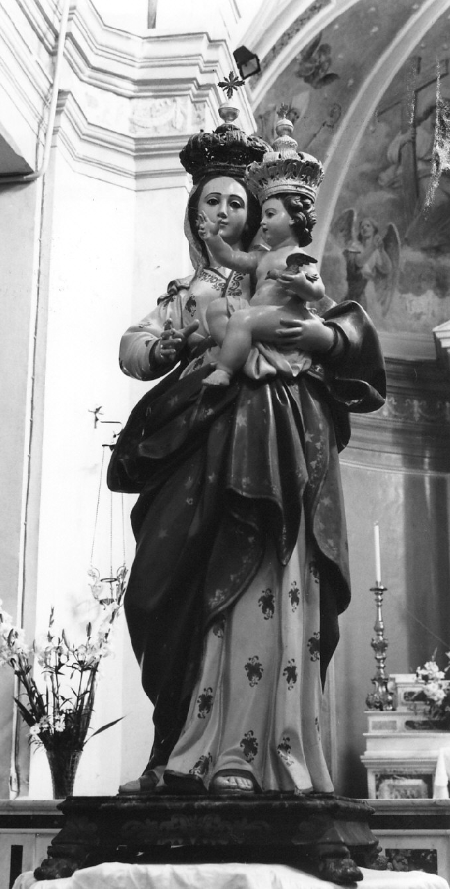 Madonna della Porta, Madonna con Bambino (statua, opera isolata) - bottega Italia meridionale (fine/inizio secc. XVIII/ XIX)