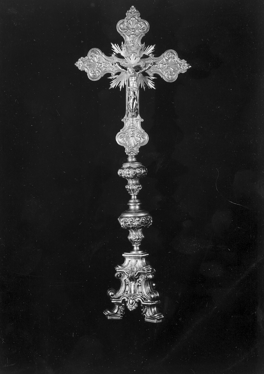 croce d'altare - bottega Italia meridionale (sec. XIX, sec. XX)