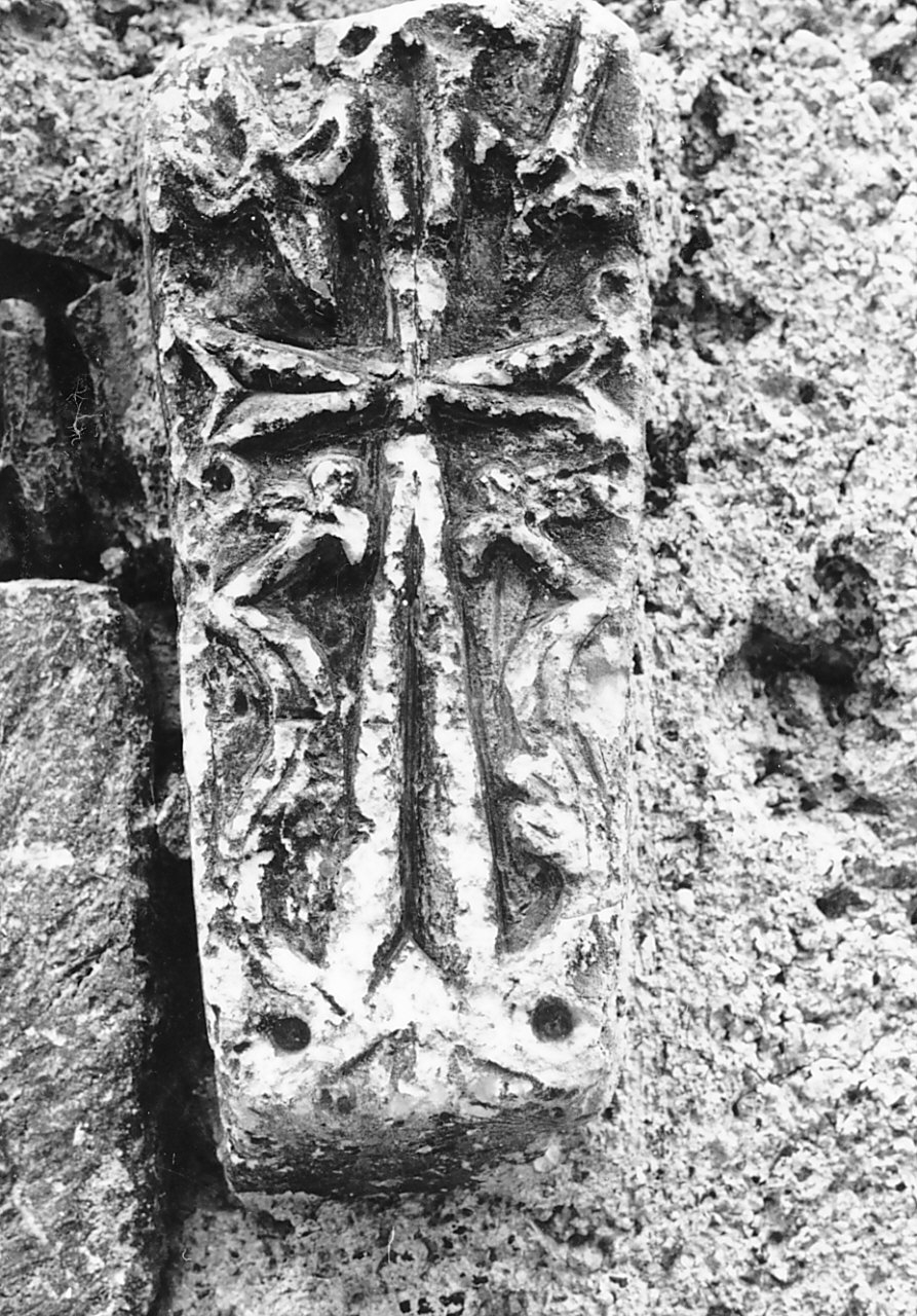 croce (rilievo, frammento) - bottega Europa nord-occidentale (fine/inizio secc. XI/ XII)