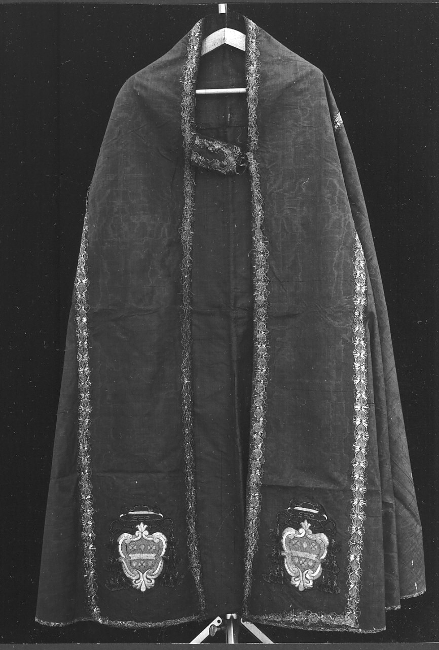 piviale, opera isolata - manifattura calabrese (metà sec. XVIII)