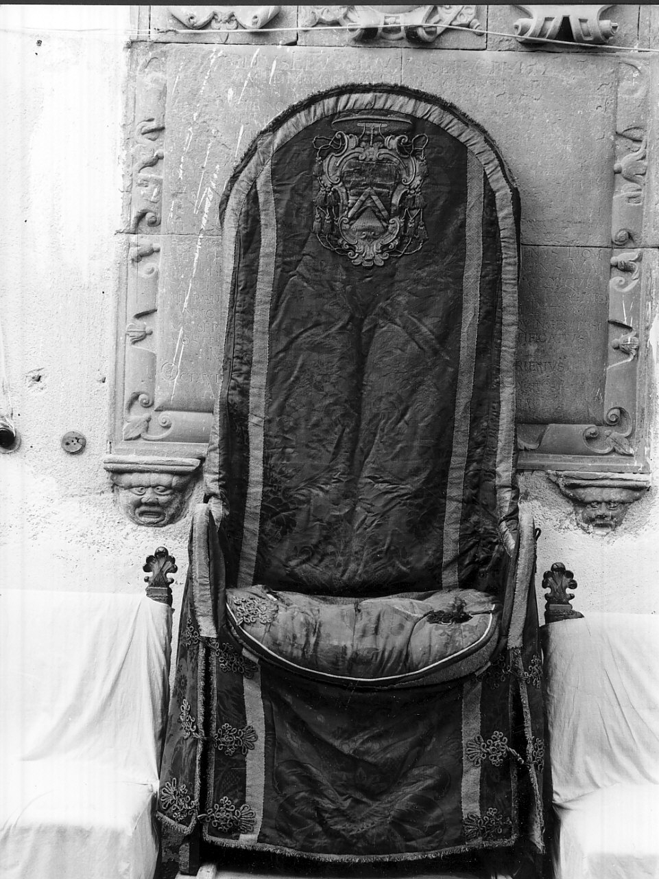 coprisedile, opera isolata - manifattura calabrese (sec. XVIII)