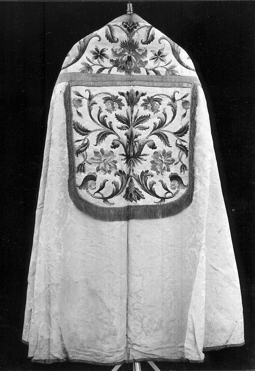 piviale, opera isolata - manifattura calabrese (sec. XIX)