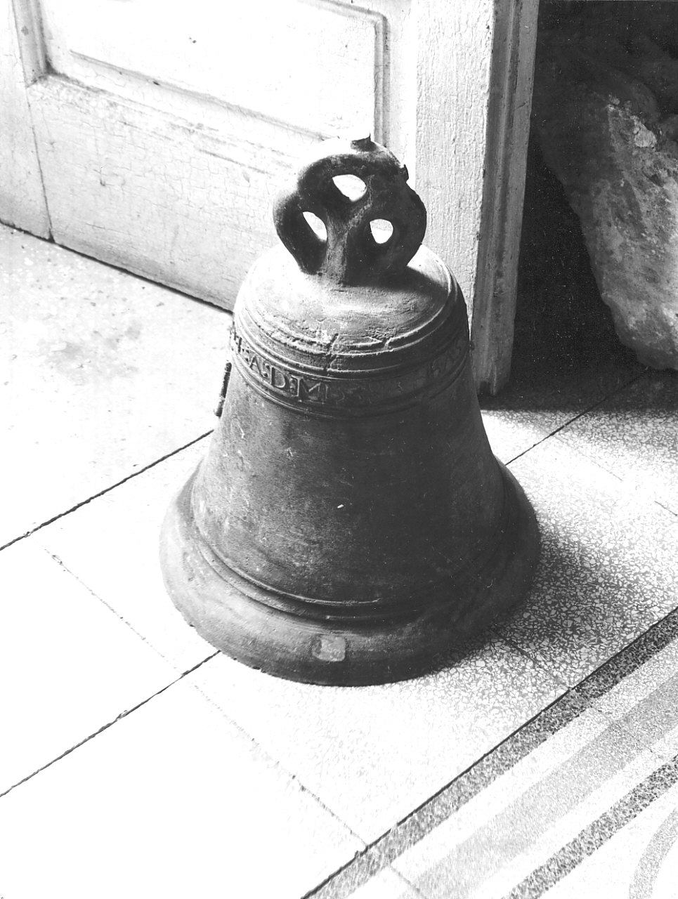 campana, opera isolata - bottega calabrese (fine/inizio secc. XVII/ XVIII)