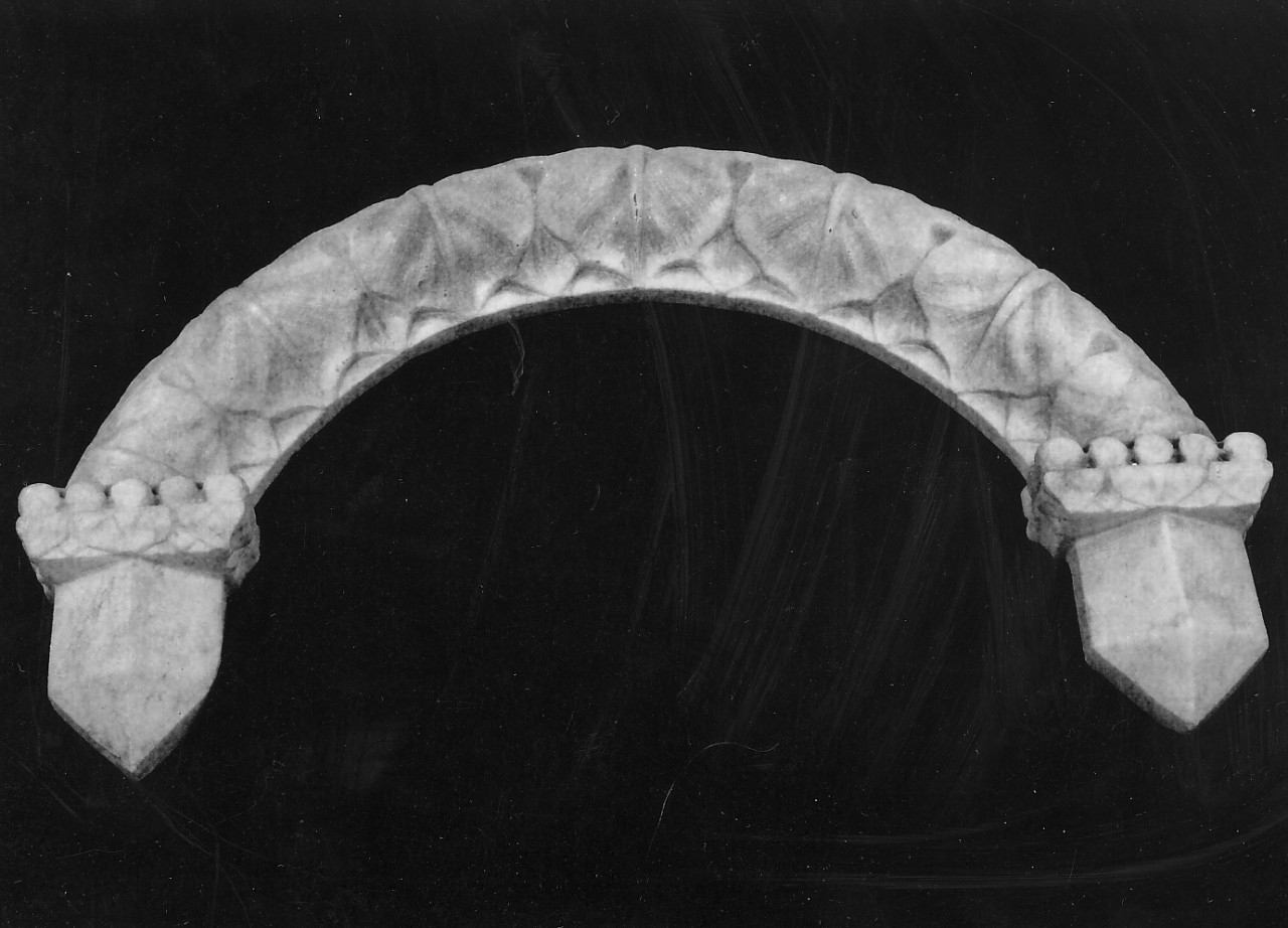 decorazione plastico-architettonica, opera isolata - bottega Italia meridionale (sec. XIV)