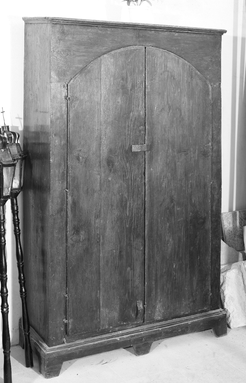 armadio da sacrestia, opera isolata - bottega calabrese (primo quarto sec. XX)