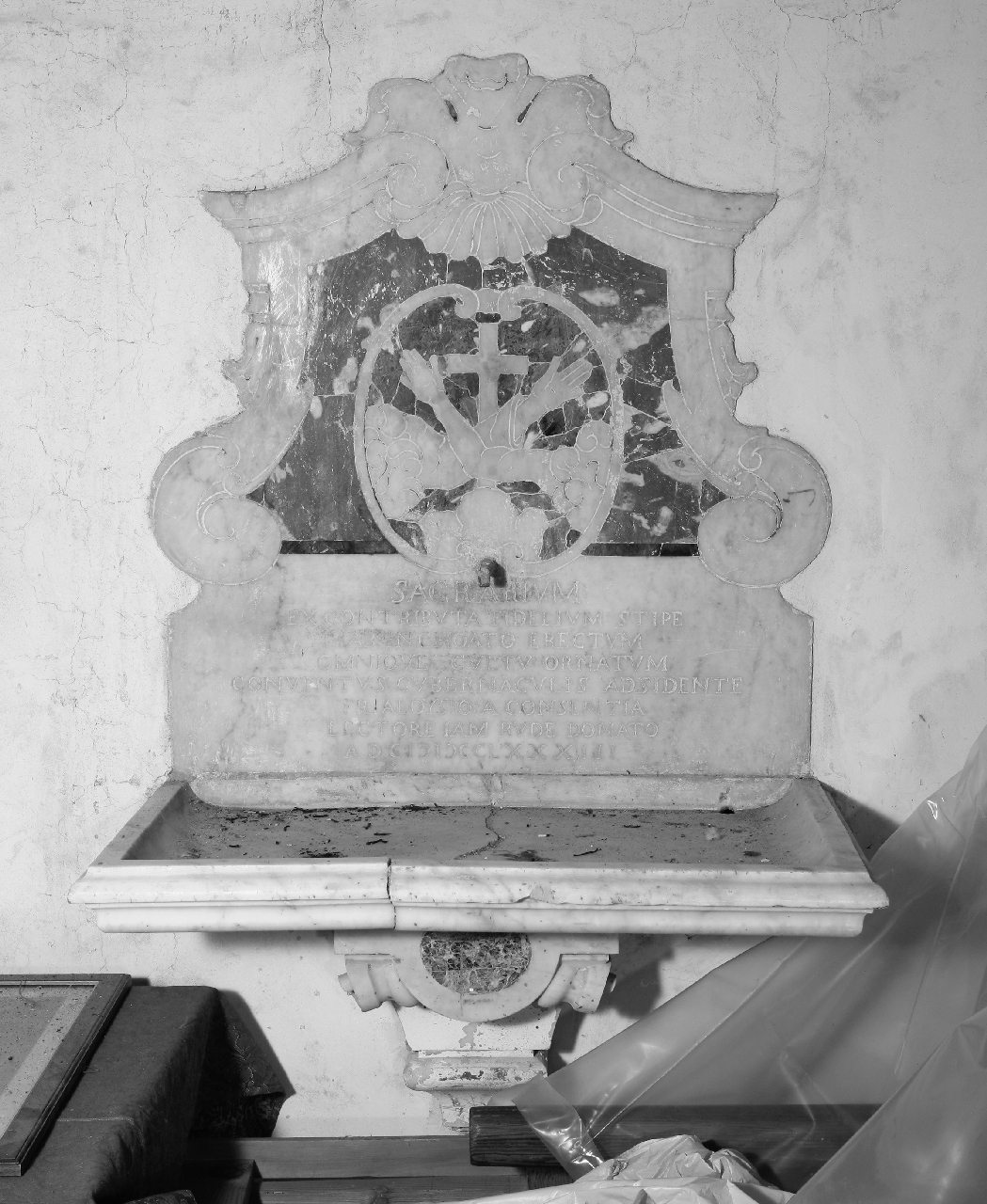 acquasantiera da parete, opera isolata - bottega calabrese (sec. XVIII)