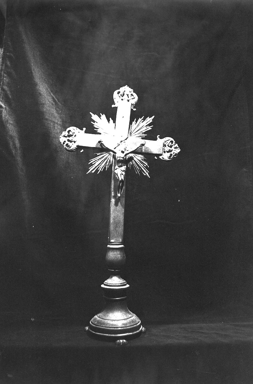 croce d'altare, opera isolata - bottega Italia meridionale (sec. XIX)