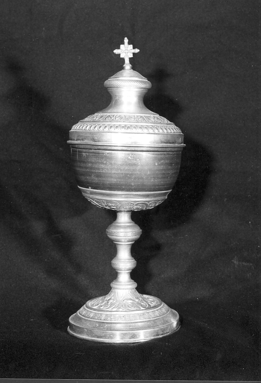 pisside, opera isolata - bottega Italia meridionale (ultimo quarto sec. XIX)