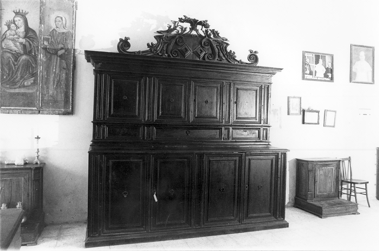 armadio da sacrestia, opera isolata - bottega calabrese (sec. XVIII)