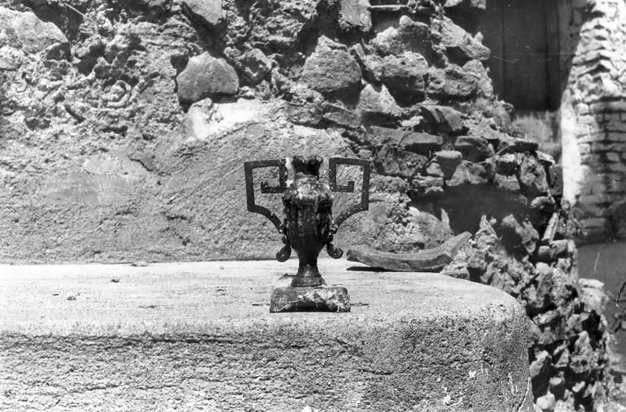 candeliere, serie - bottega calabrese (sec. XIX)