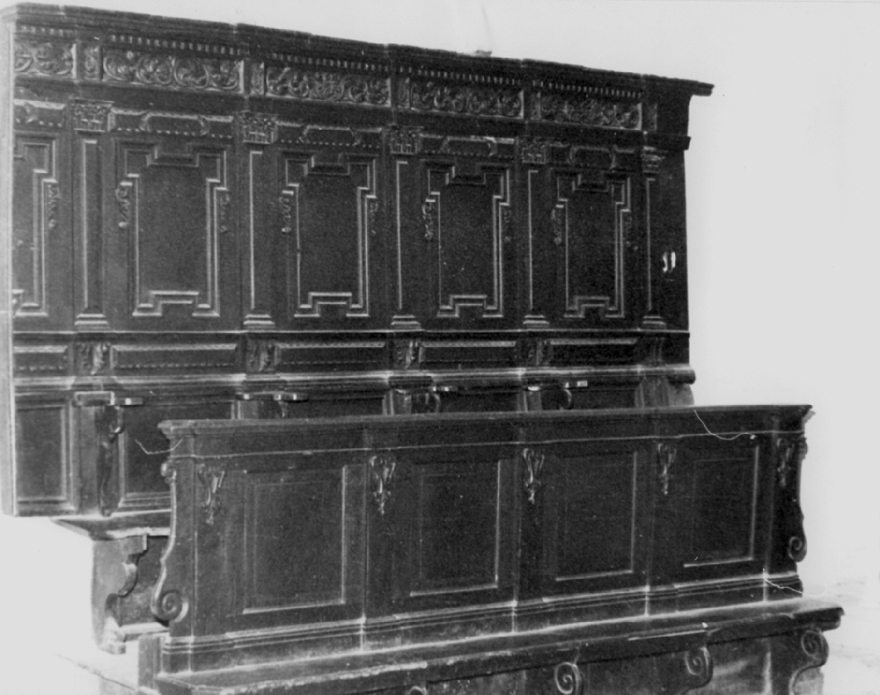 stalli del coro, serie - bottega calabrese (inizio sec. XVIII)