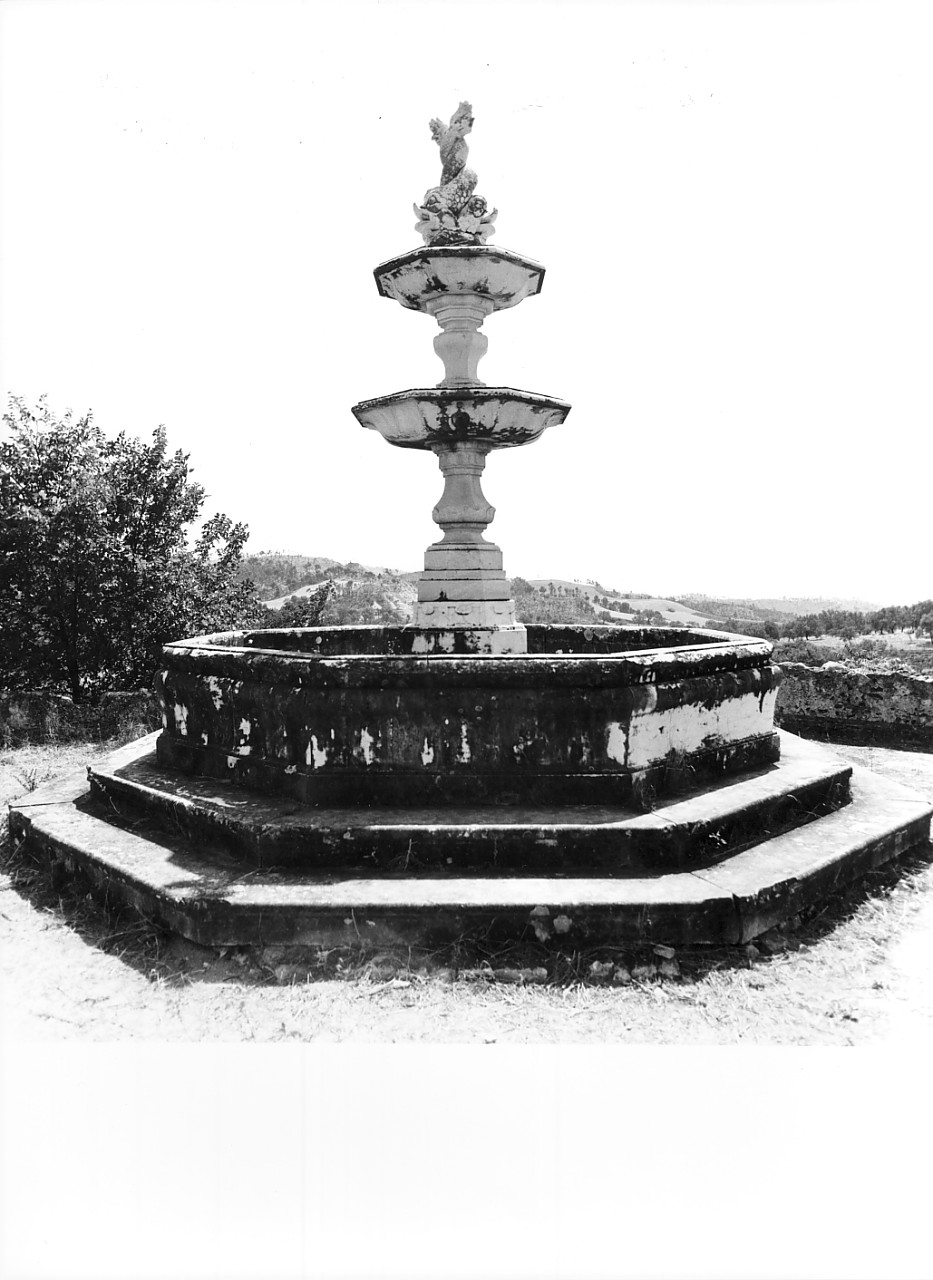 fontana monumentale, opera isolata - bottega Italia meridionale (sec. XVIII)