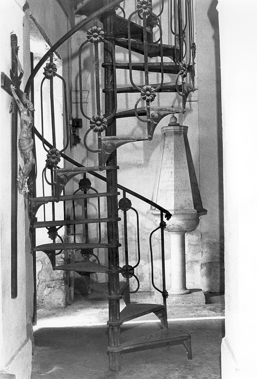 scala - a chiocciola - bottega Italia meridionale (sec. XX)