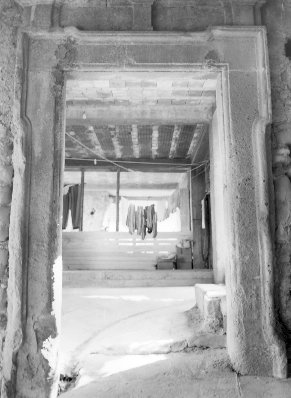 portale, opera isolata - bottega calabrese (sec. XVIII)