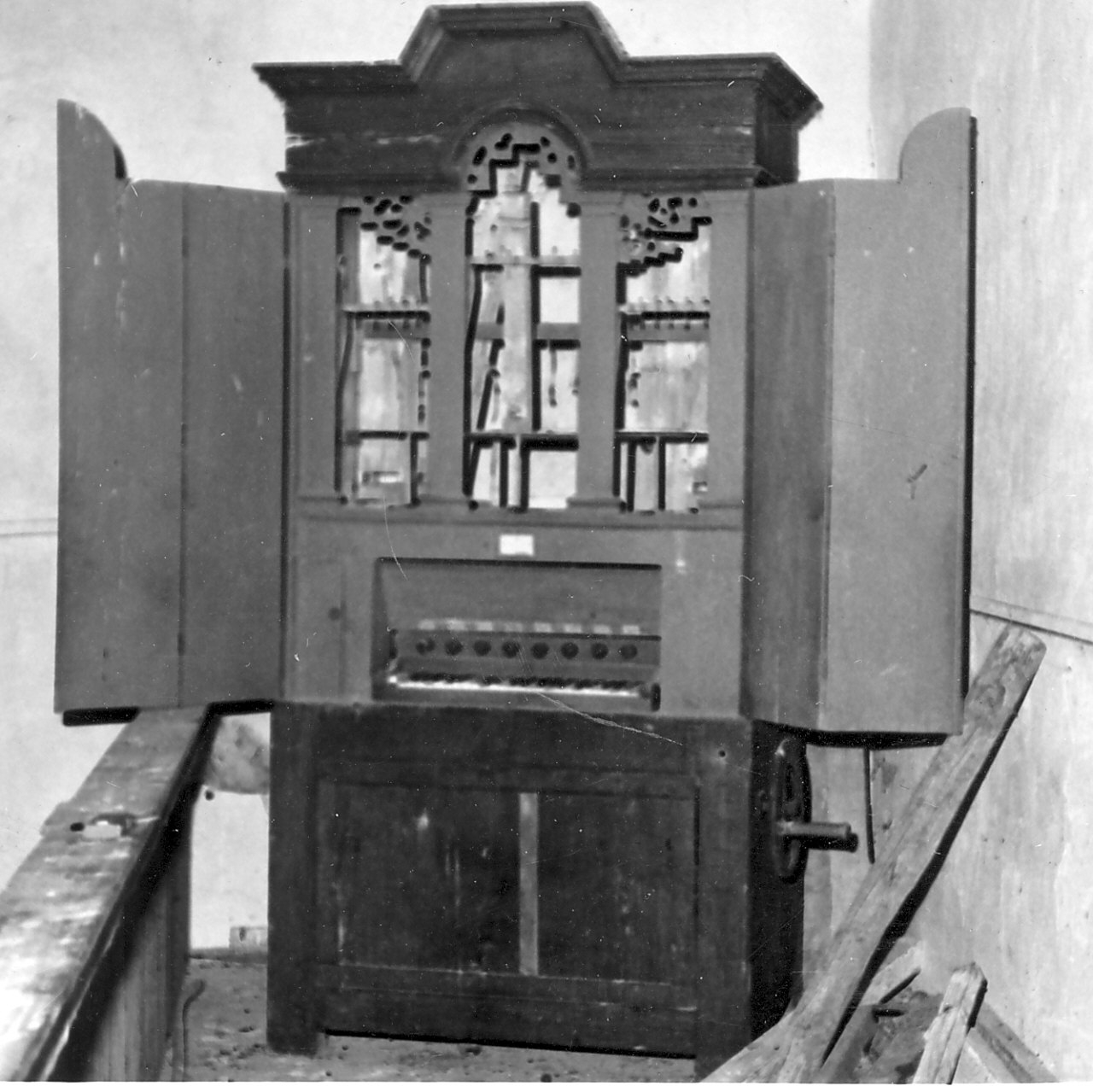 organo, opera isolata di Favorito Elia e fratelli (sec. XX)