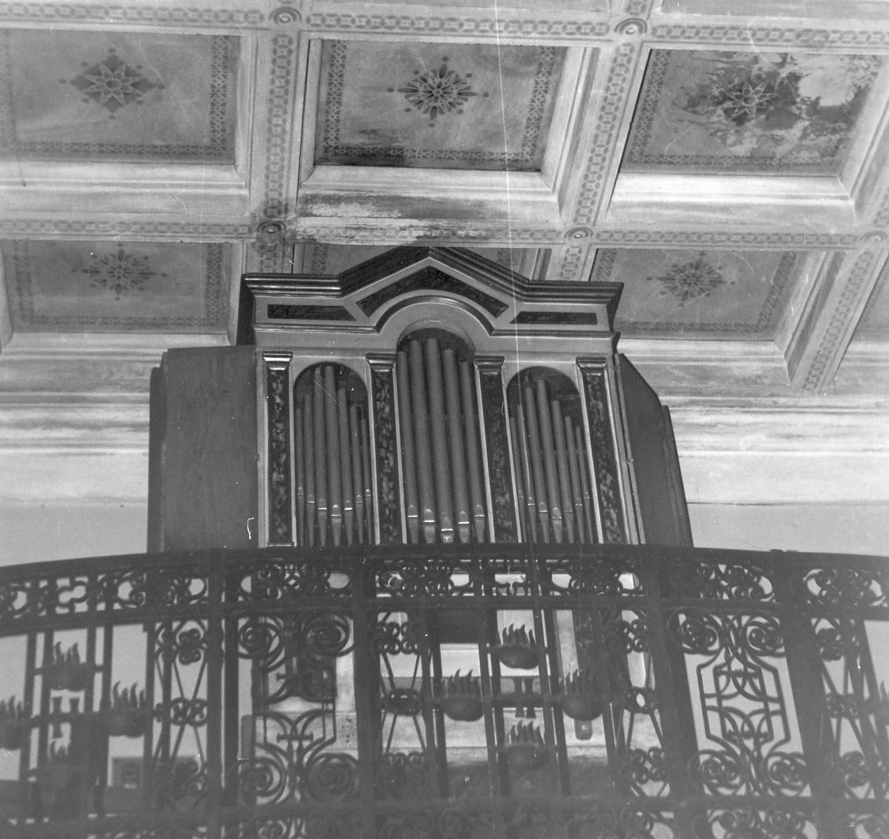 organo, opera isolata di Petillo Domenico (sec. XIX)