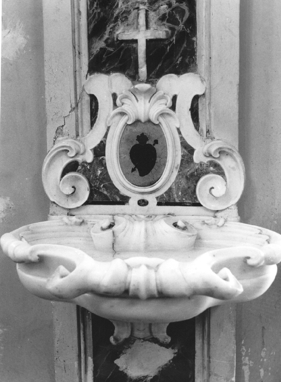 acquasantiera - a conchiglia, opera isolata - bottega calabrese (sec. XVIII)