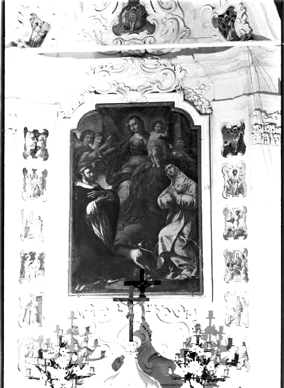 Madonna del Rosario con San Domenico e Santa Caterina da Siena (dipinto, opera isolata) di Santanna Cristoforo (sec. XVIII)