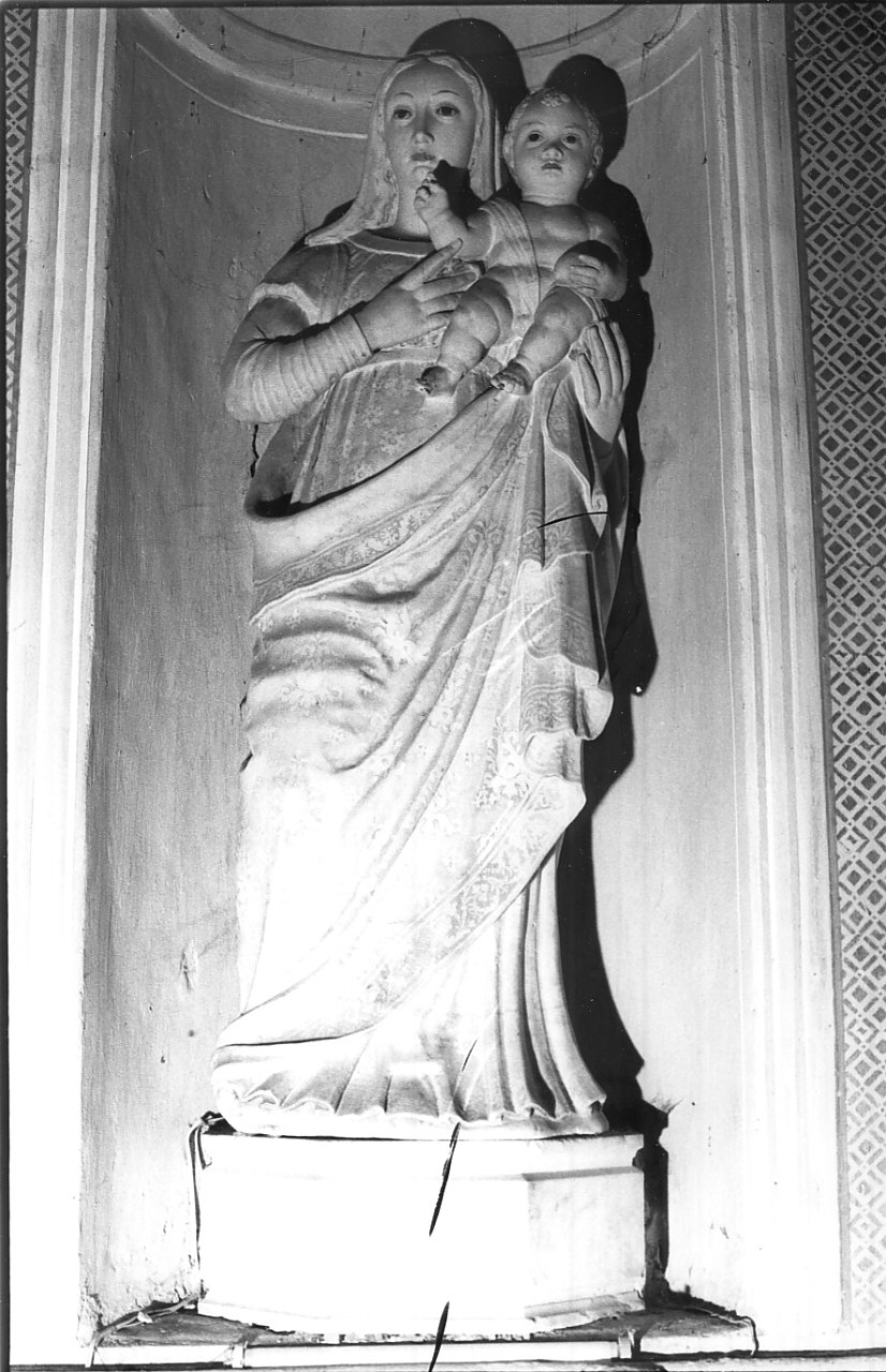 Madonna con Bambino (statua, opera isolata) di Gagini Antonello (maniera) (sec. XVI)