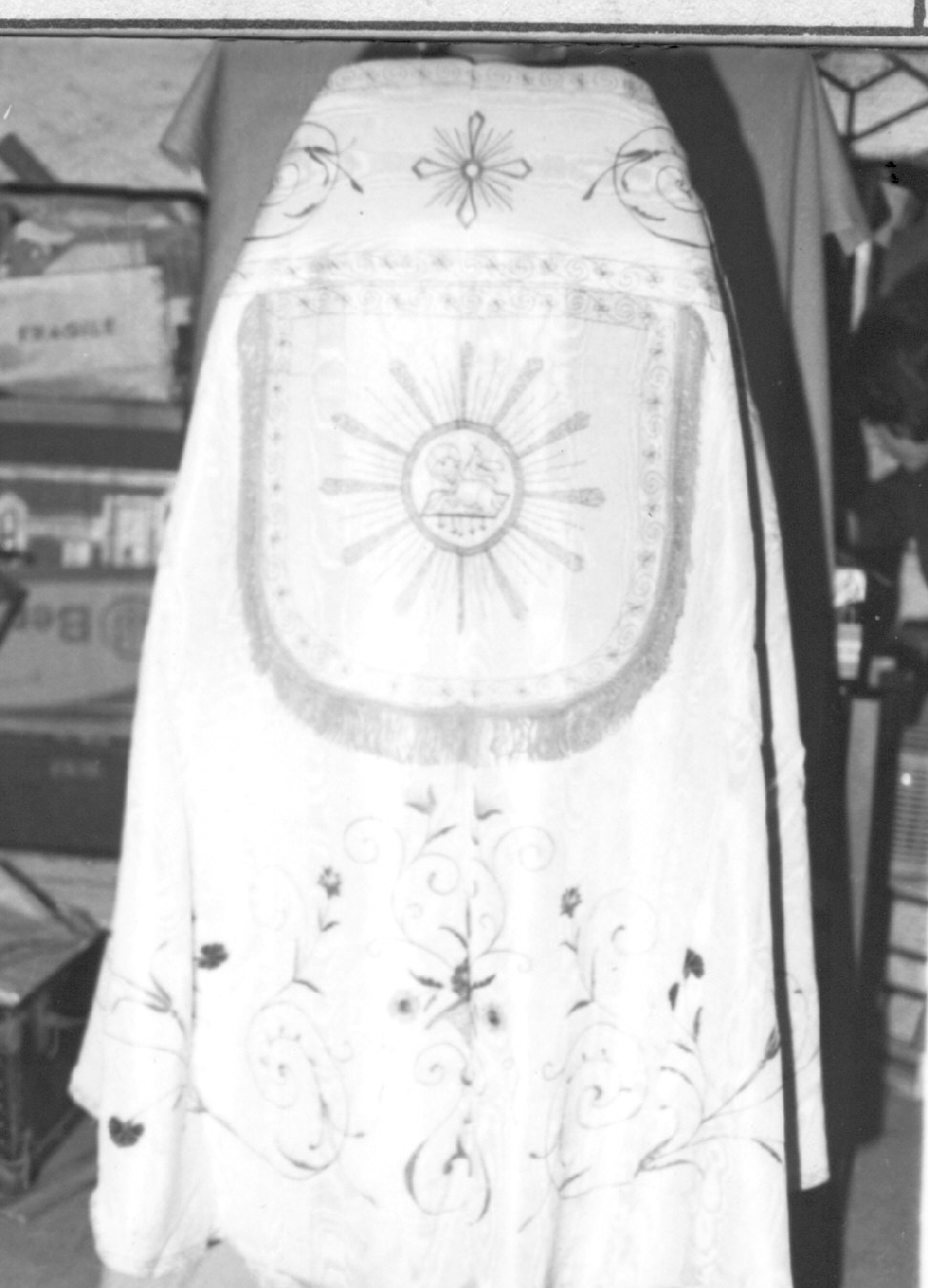 piviale, opera isolata - manifattura calabrese (prima metà sec. XIX)