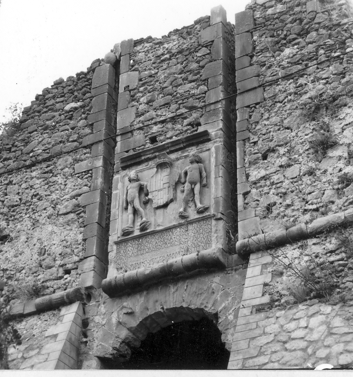 stemma (decorazione plastica) - bottega Italia meridionale (sec. XV)