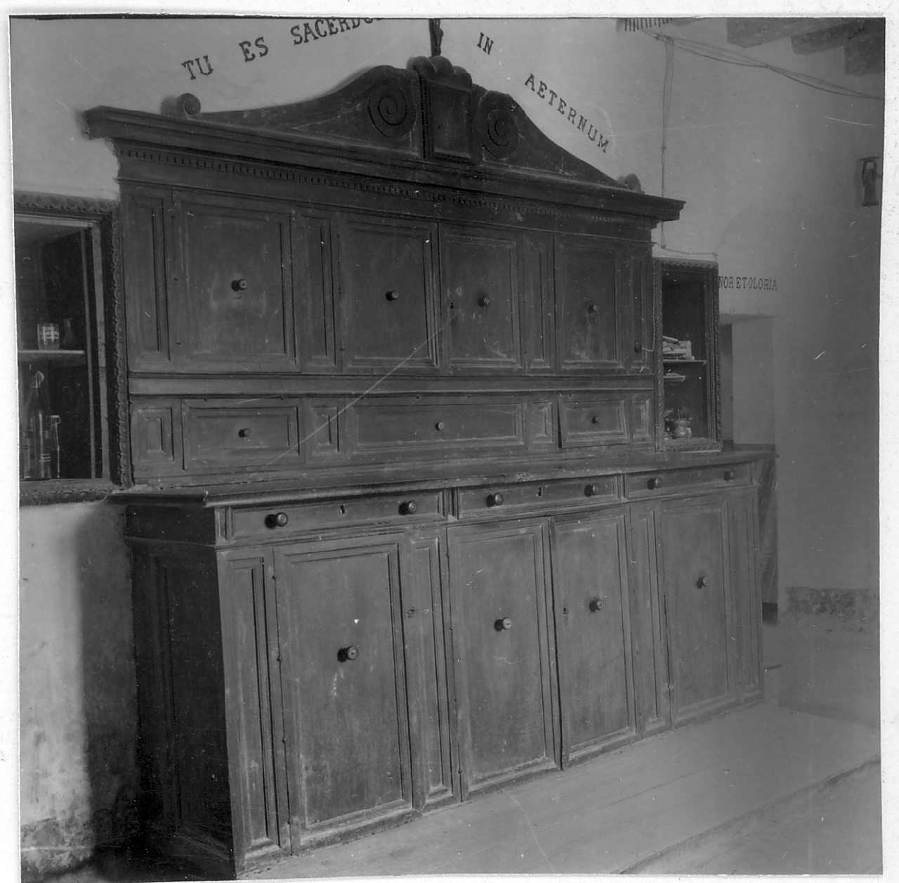 armadio da sacrestia - bottega calabrese (fine sec. XVIII)