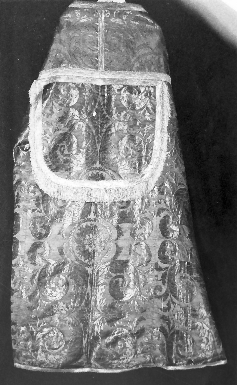 piviale - manifattura Italia meridionale (prima metà sec. XX)