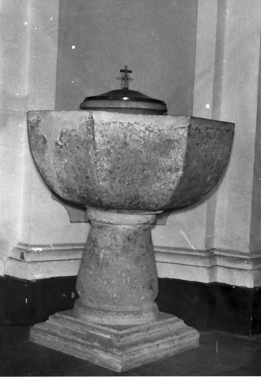 fonte battesimale - bottega calabrese (fine/inizio secc. XVI/ XVII)
