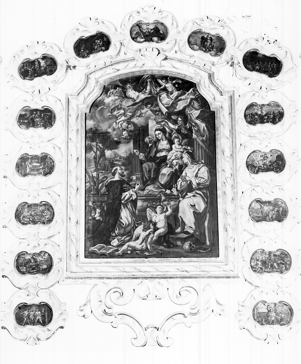 Madonna del Rosario (dipinto, opera isolata) di Algaria Francesco Antonio (sec. XVIII)