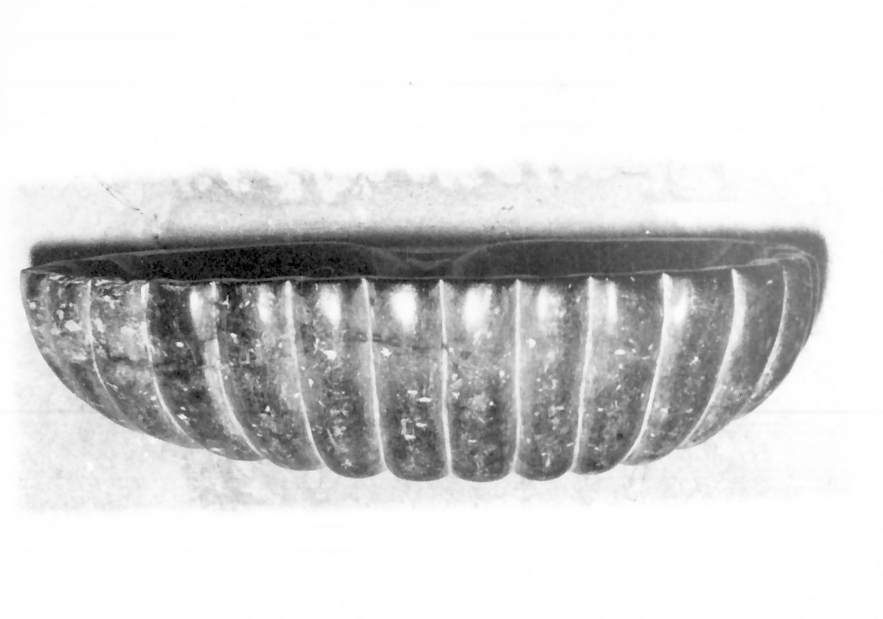 acquasantiera - a conchiglia - bottega calabrese (sec. XVIII)