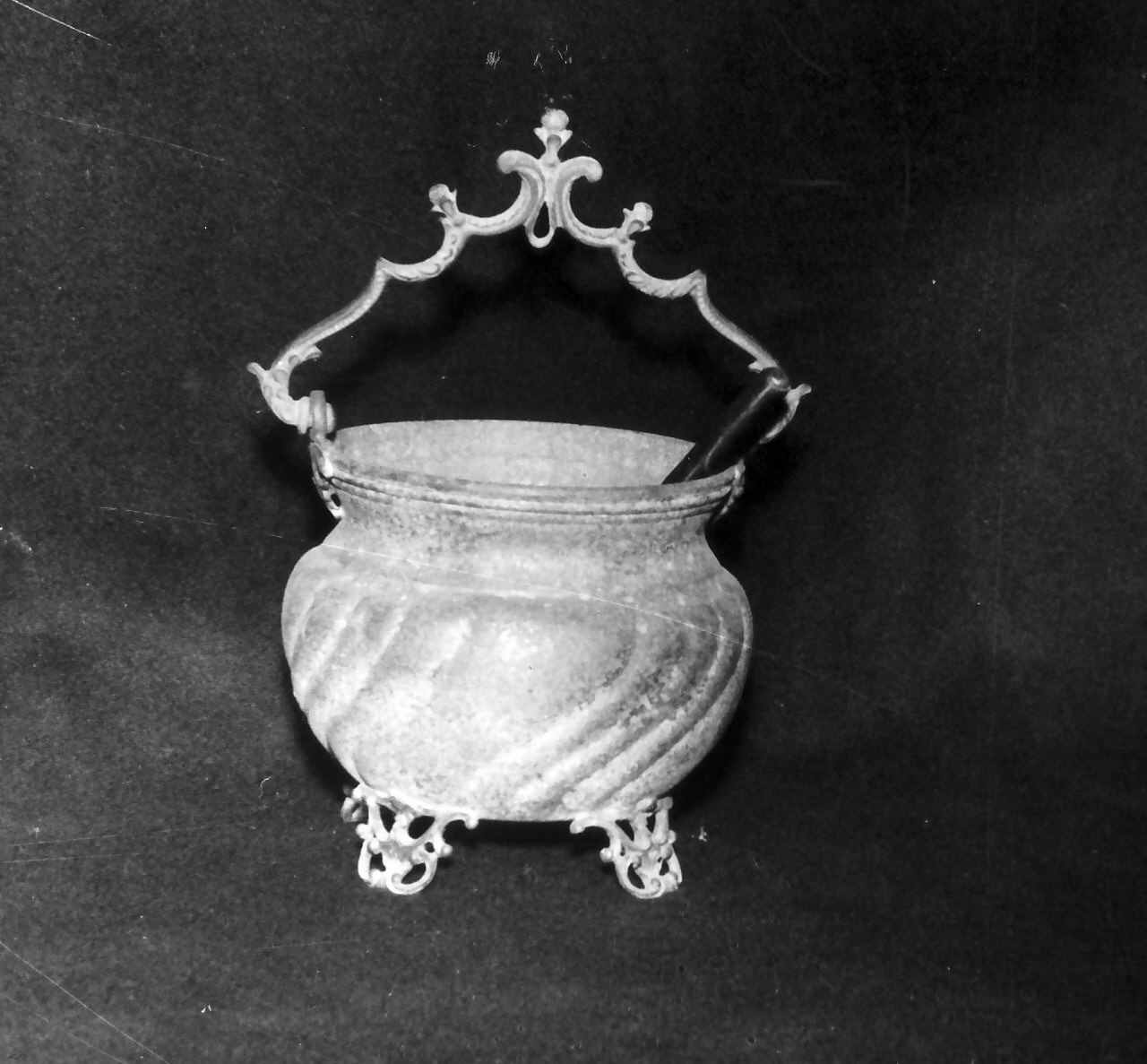 servizio per aspersione, opera isolata - bottega Italia meridionale (fine/inizio secc. XIX/ XX)