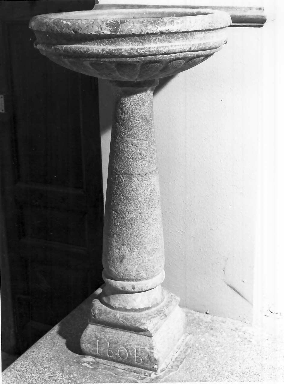 acquasantiera - bottega calabrese (sec. XVII)