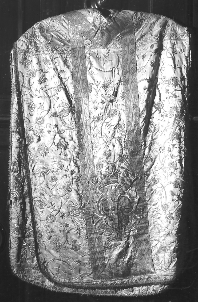 paramento liturgico - manifattura napoletana (prima metà sec. XVIII)