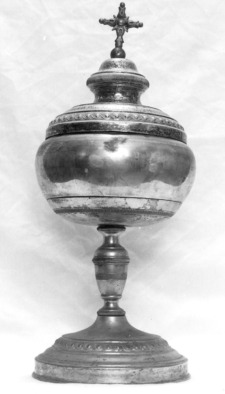 pisside, opera isolata - bottega Italia meridionale (fine/inizio secc. XIX/ XX)