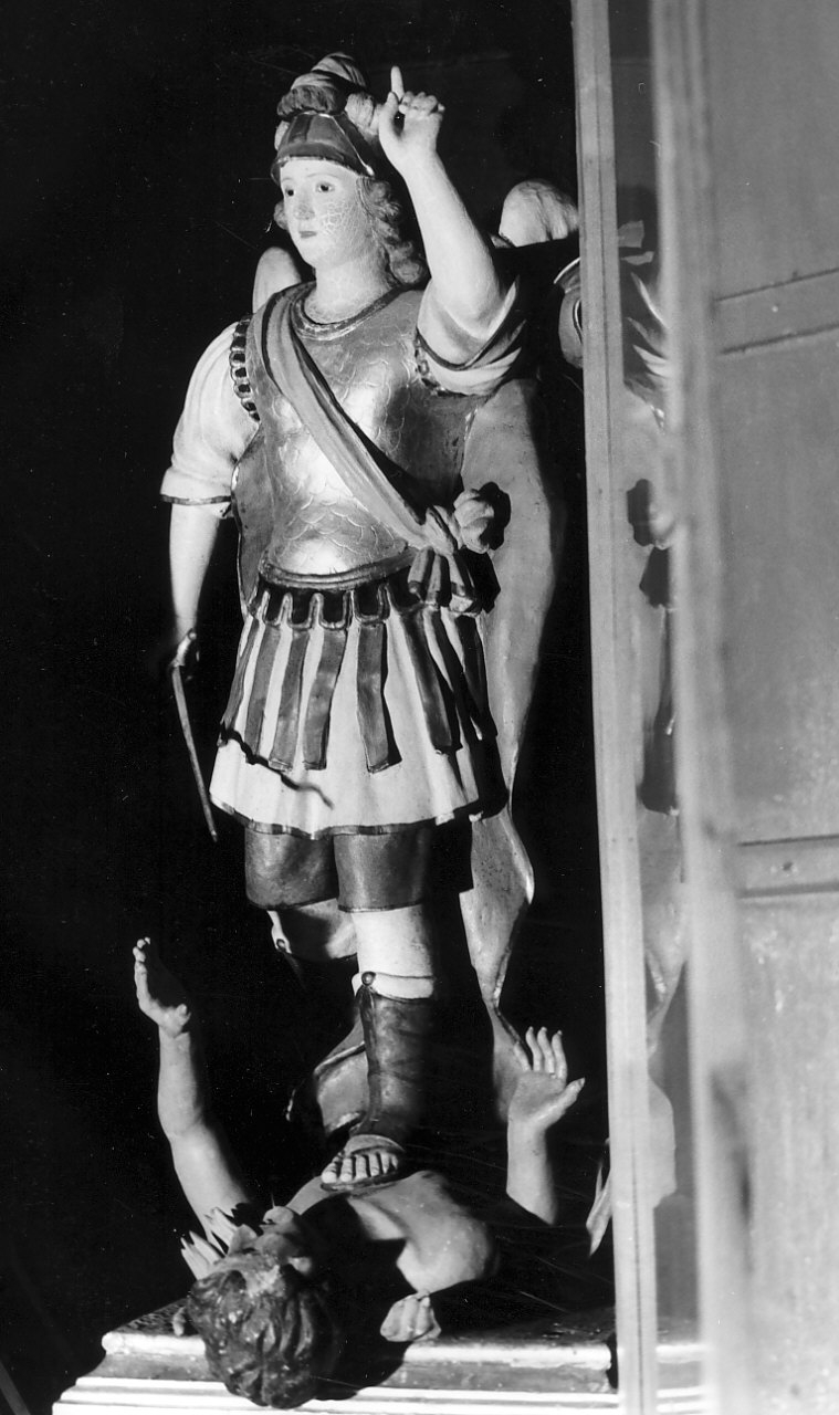 San Michele Arcangelo combatte Satana (gruppo scultoreo) - bottega calabrese (fine/inizio secc. XIX/ XX)