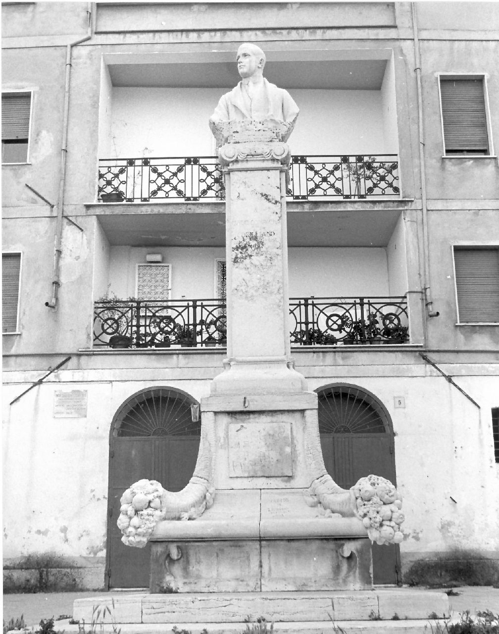 monumento di Jerace Francesco (inizio sec. XX)