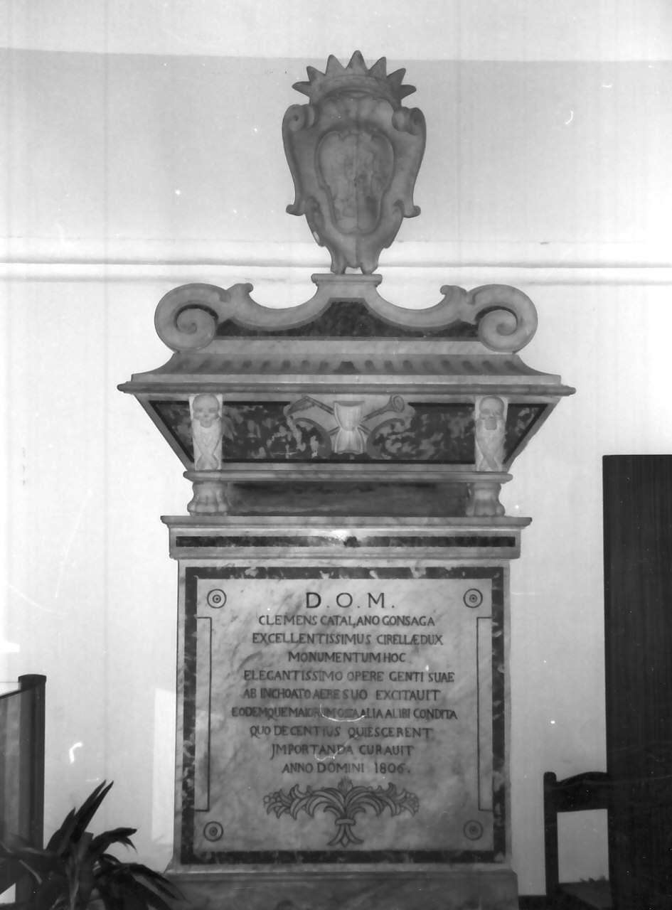 monumento funebre, opera isolata - bottega Italia meridionale (sec. XIX)