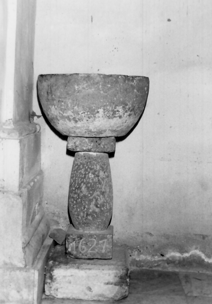 fonte battesimale, opera isolata - bottega calabrese (sec. XVII)