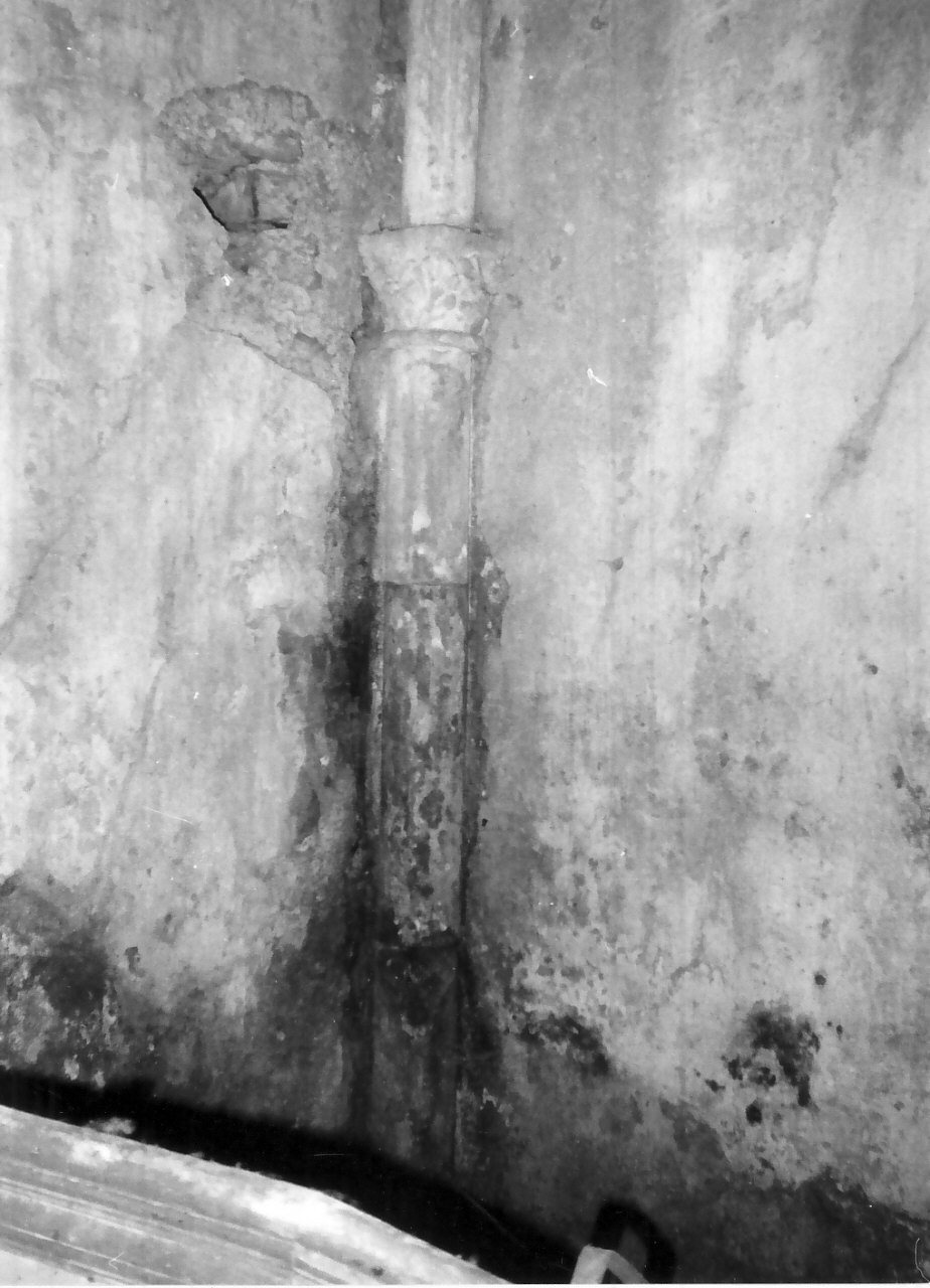 capitello, opera isolata - bottega calabrese (sec. XV)