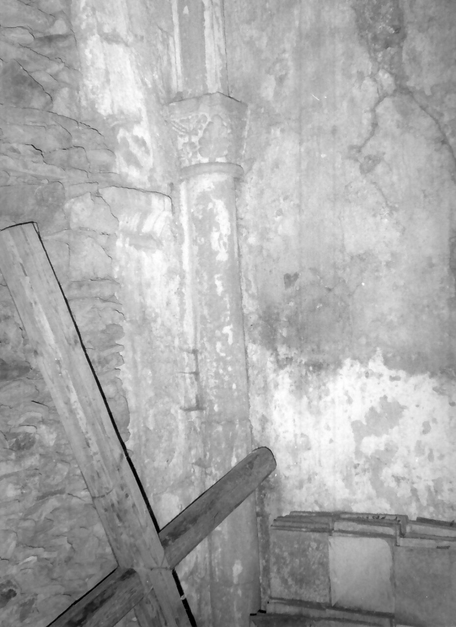 capitello, opera isolata - bottega calabrese (sec. XV)