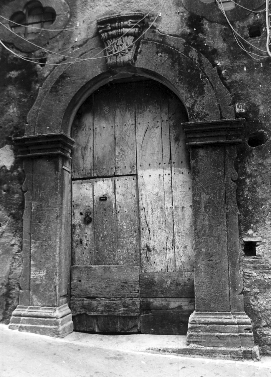 portale - ad arco, opera isolata - bottega calabrese (sec. XIX)
