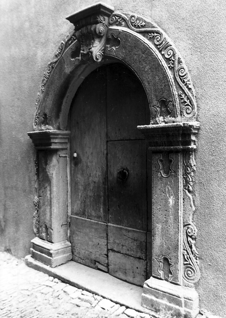 portale - ad arco, opera isolata - bottega calabrese (sec. XIX)