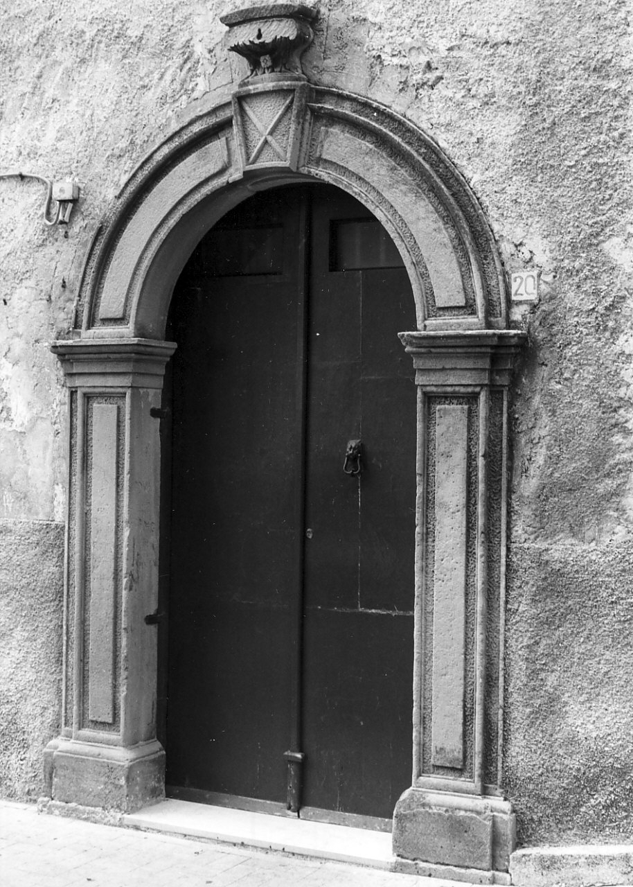 portale - ad arco, opera isolata - bottega calabrese (sec. XIX)