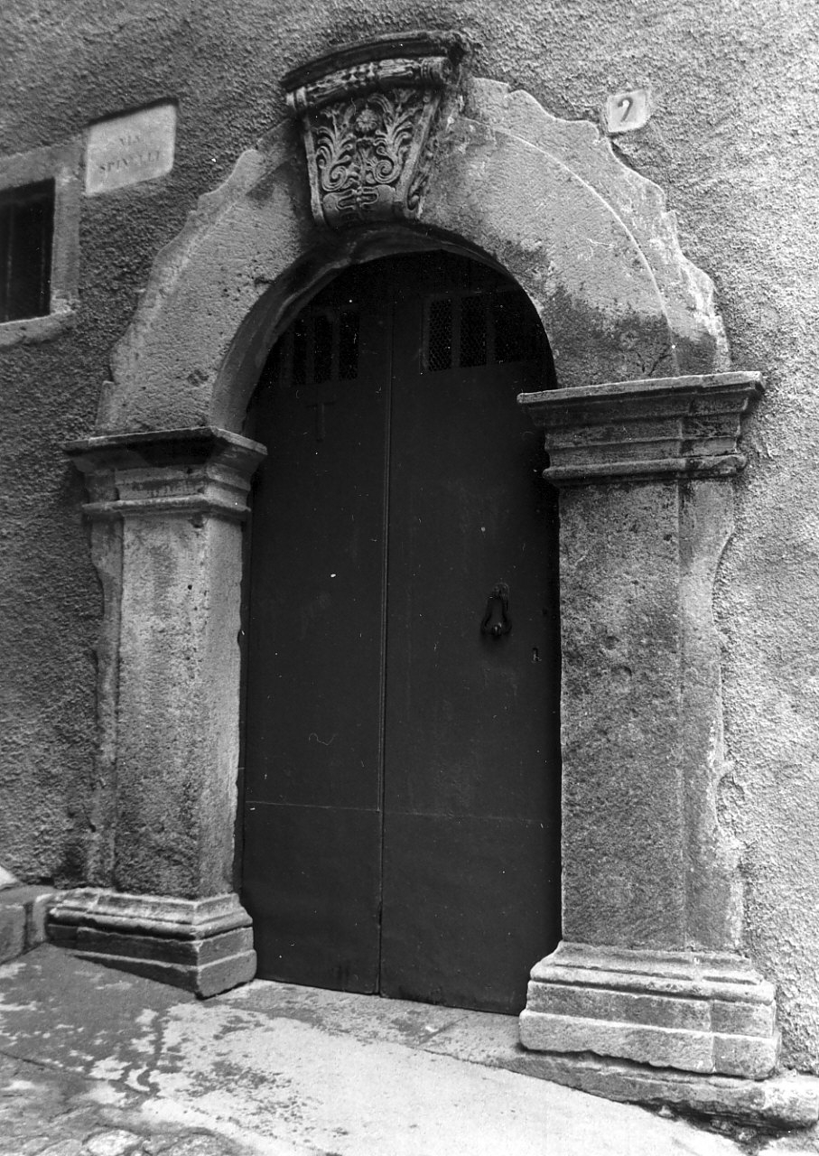 portale - ad arco, opera isolata - bottega calabrese (sec. XIX)