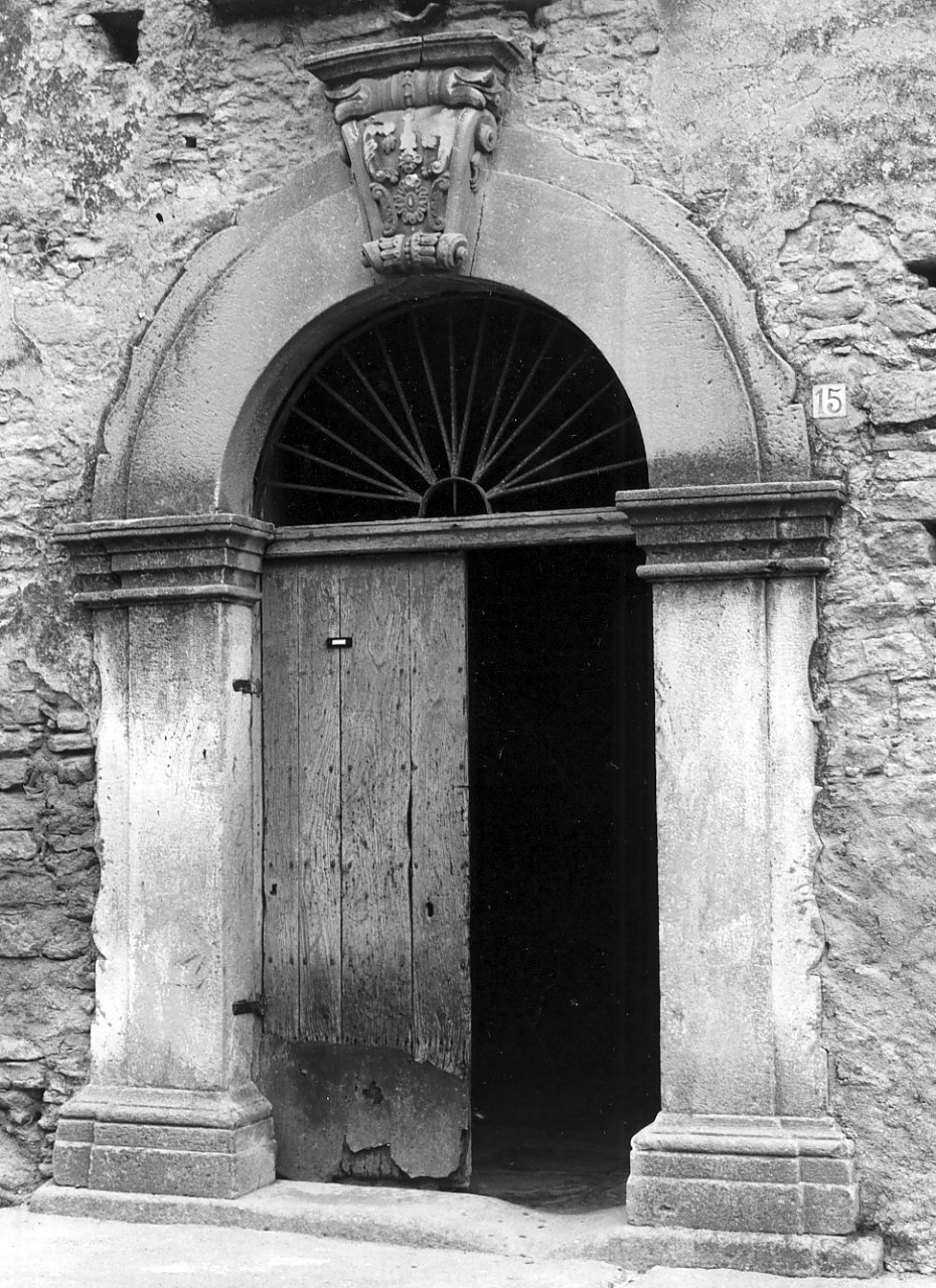 portale - ad arco, opera isolata - bottega calabrese (sec. XIX)