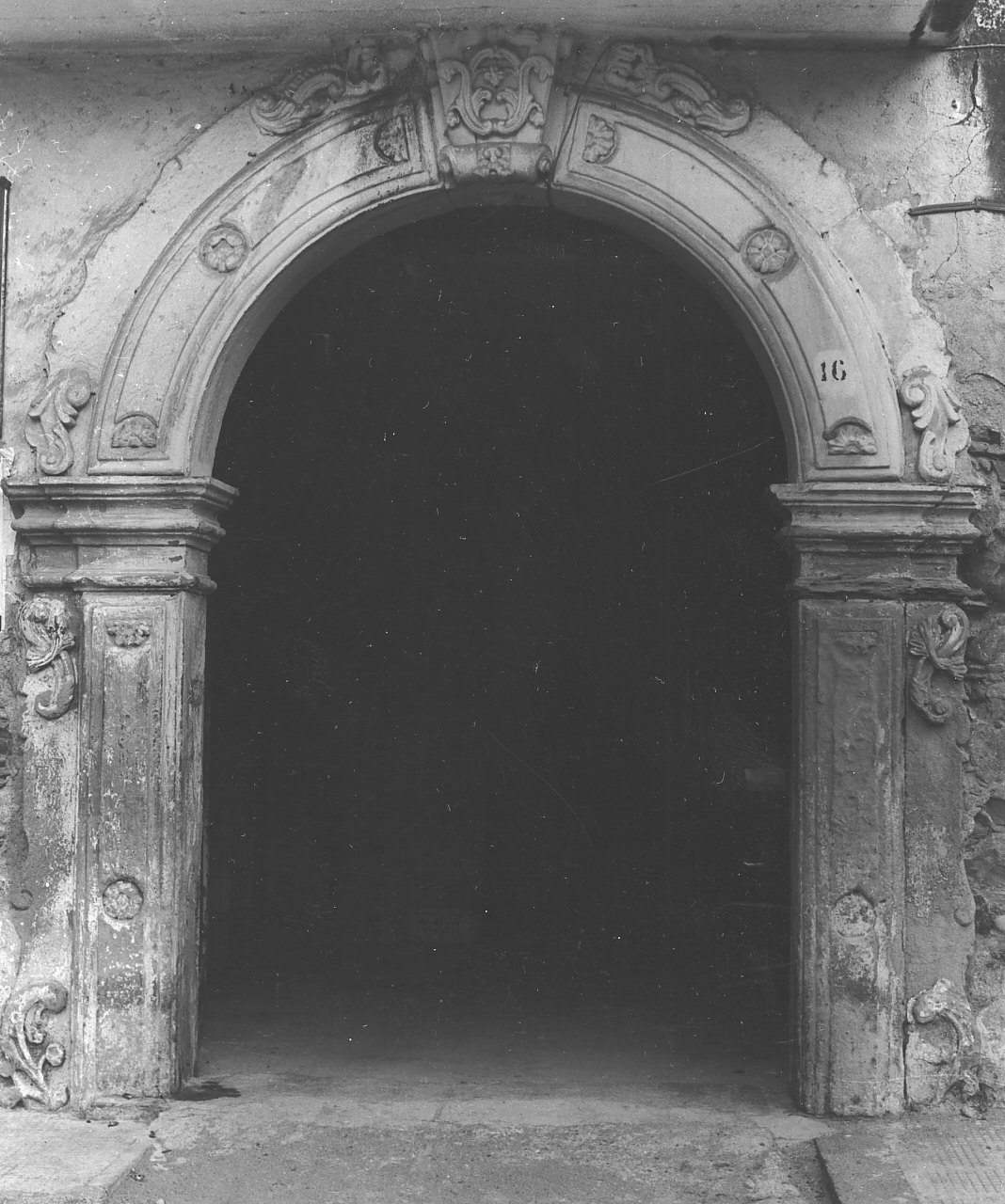 portale - ad arco, opera isolata - bottega calabrese (sec. XIX)