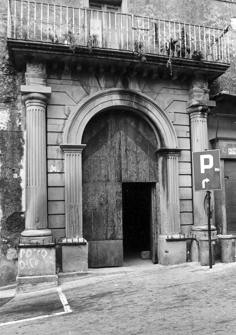 portale - ad arco, opera isolata - bottega calabrese (sec. XIX)